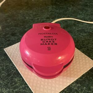 Nostalgia MyMini Bunt cake maker